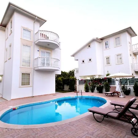 Helios Luxurery فيلة بيليك