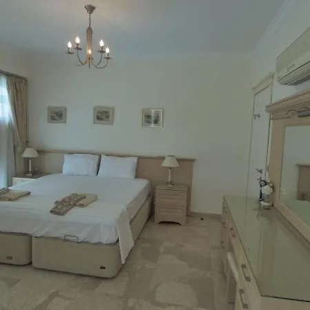 Helios Luxurery فيلة بيليك